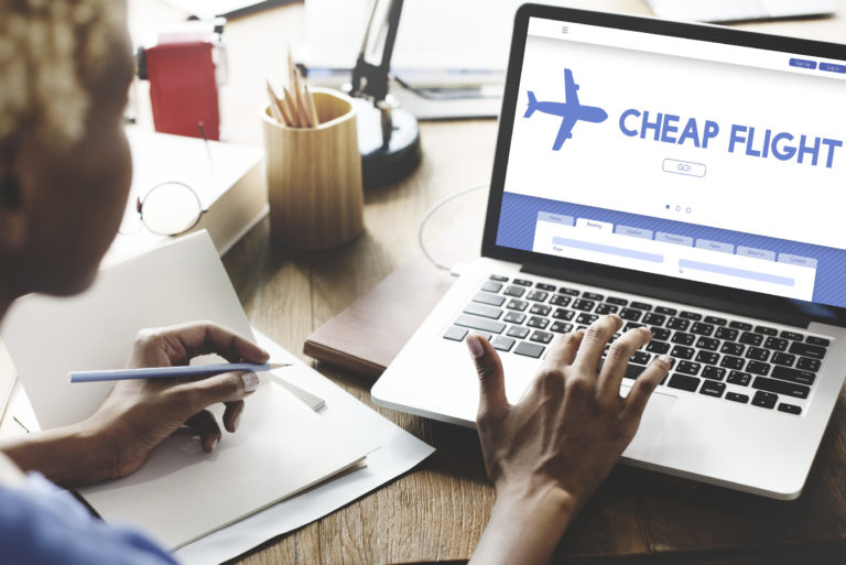 Cheapest days to fly featured image.